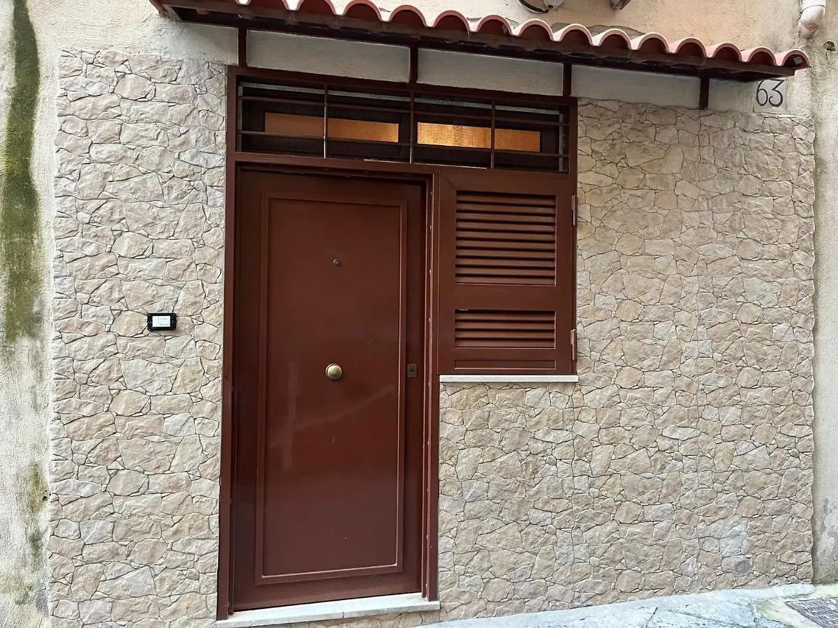 Domus Aurora Quartieri Spagnoli contacts